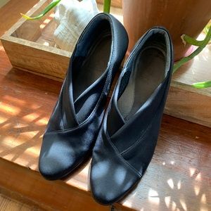 Naot Lucente Black Pump w/ Stretch Fabric Upper | Size 42 (feels like a 10-10.5)